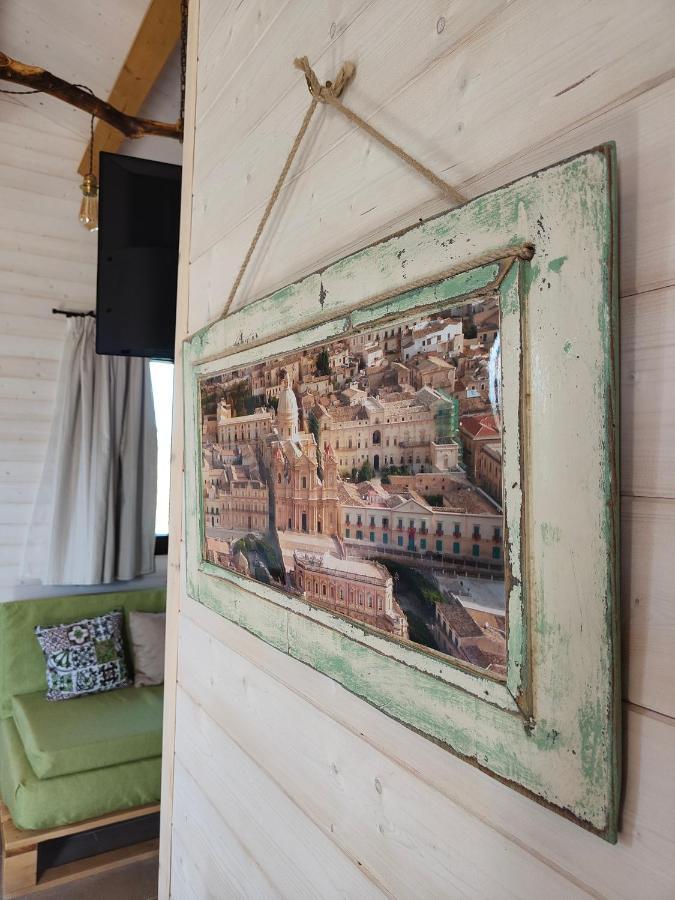 Agribarocco Hotel Noto Bagian luar foto