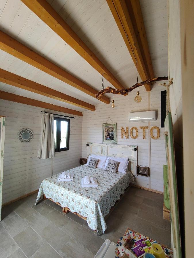 Agribarocco Hotel Noto Bagian luar foto