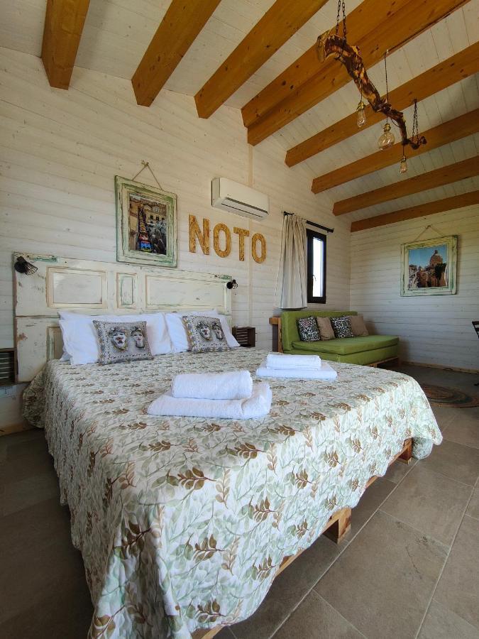 Agribarocco Hotel Noto Bagian luar foto